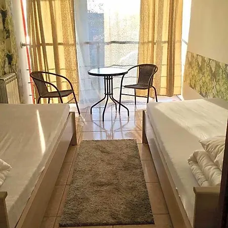 Harbour Hub Hostel *