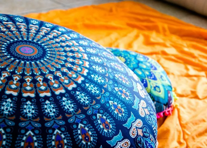 Harbour Hub بيت شباب *