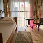 Harbour Hub Hostal